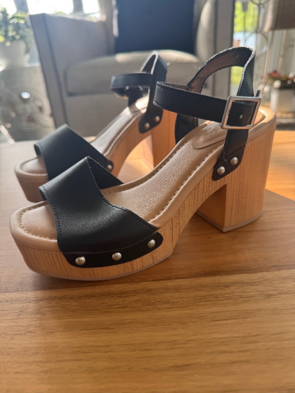 Universal Thread Black Platform Ankle Strap Sandal - New - Size 6